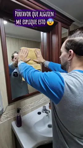 Que alguien me de una explicación porfavor😨😨 #miedo #reflejo #espejo #dimension #humor #humorbr #humortiktok #misterio #experimento #viralvideos #videoviral #videoviraltiktok #parati #fyp#noestamossolos 