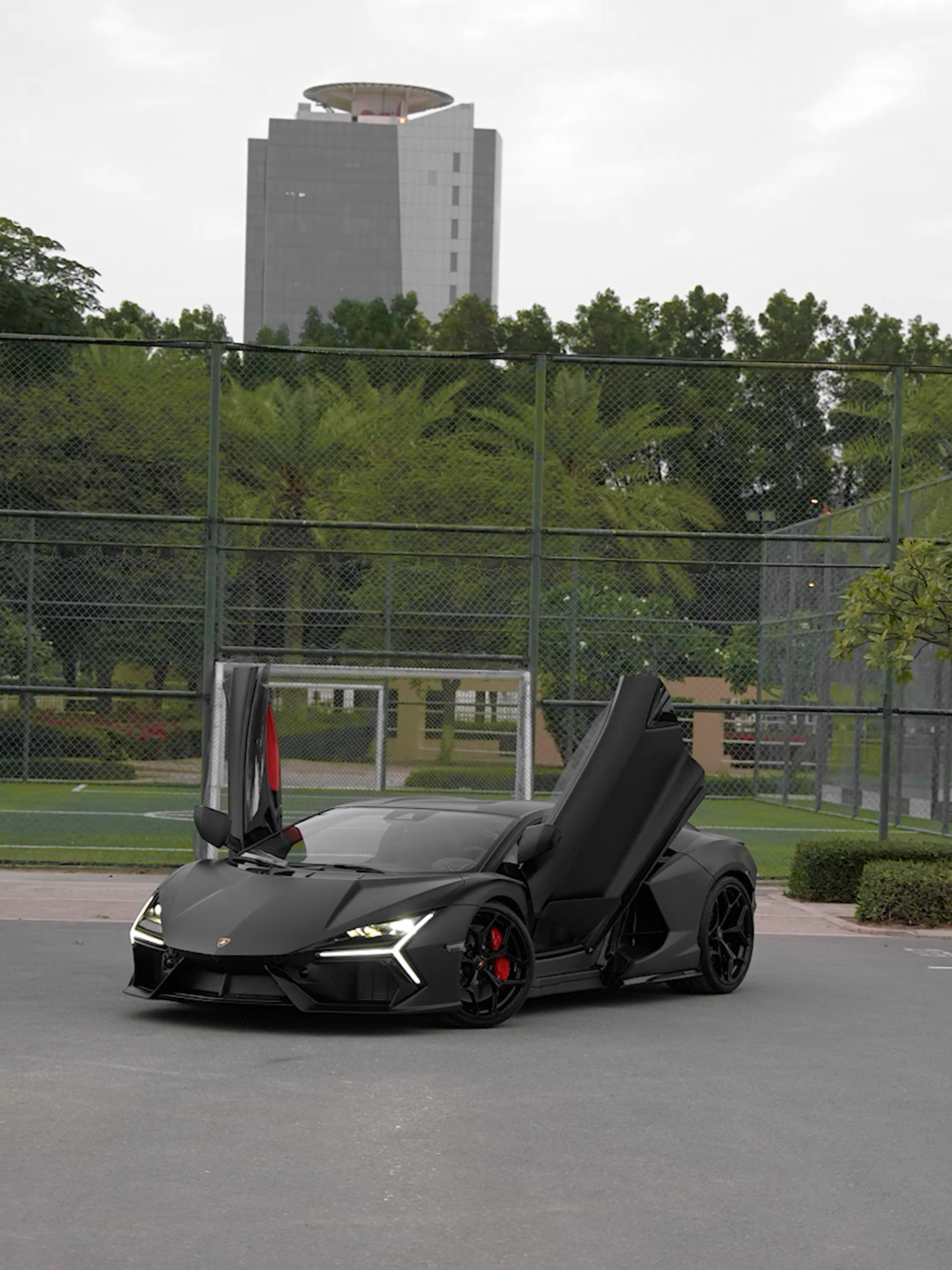 Hello 911, there’s a ghost in town. #lamborghini #lamborghinirevuelto #dailycars #carsgram #dubaicars  #exoticcarsdubai