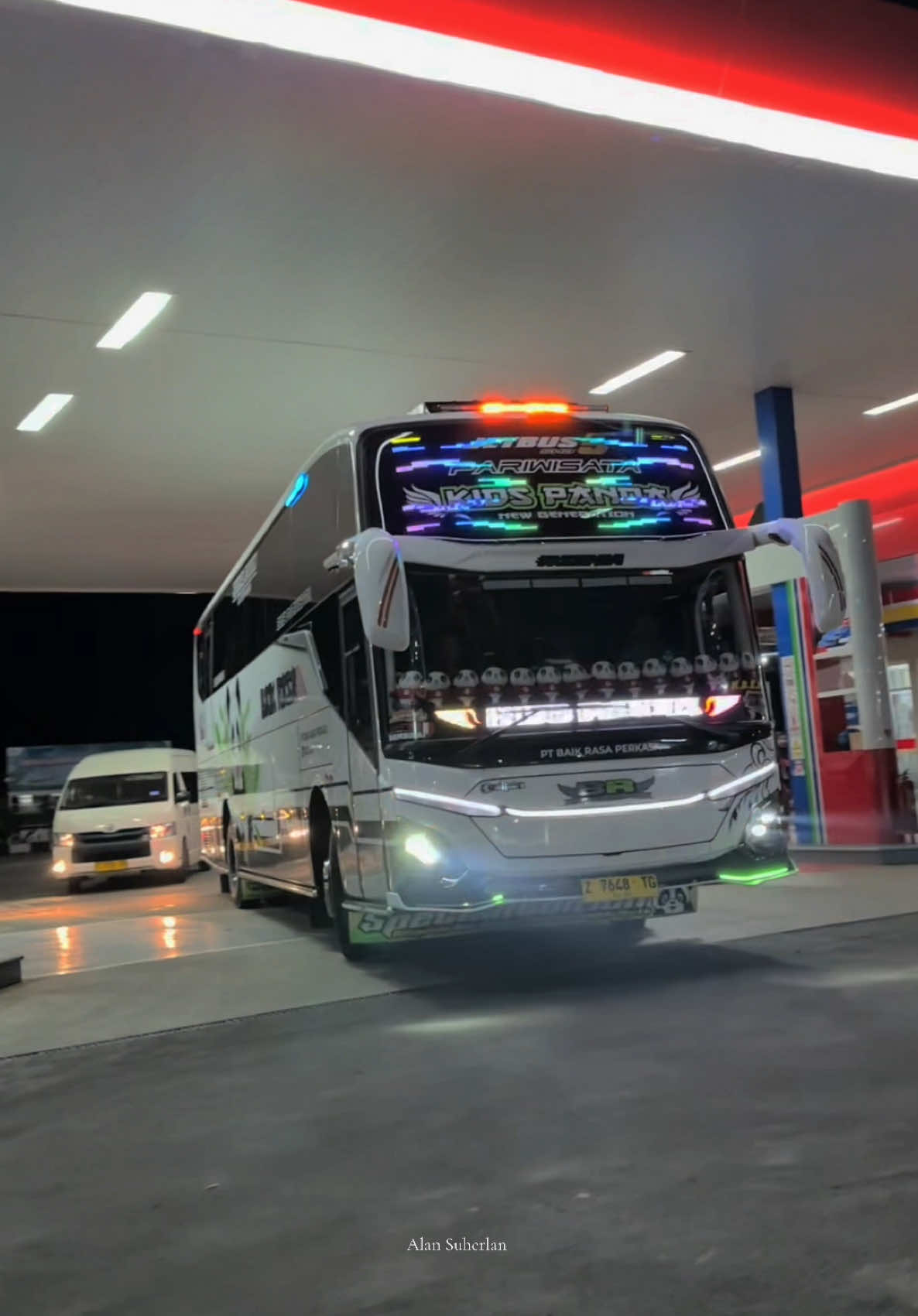 Kids Panda Mode Kalem nya pih @AGUNG KIDSPANDA #kidspanda🐼🐼🐼 #baikrasa #baikrasaperkasa #cinematicbus #ramadhan2025 #busmania #videobus #sukabus #fyp #xyzabc #bismillahfyp 