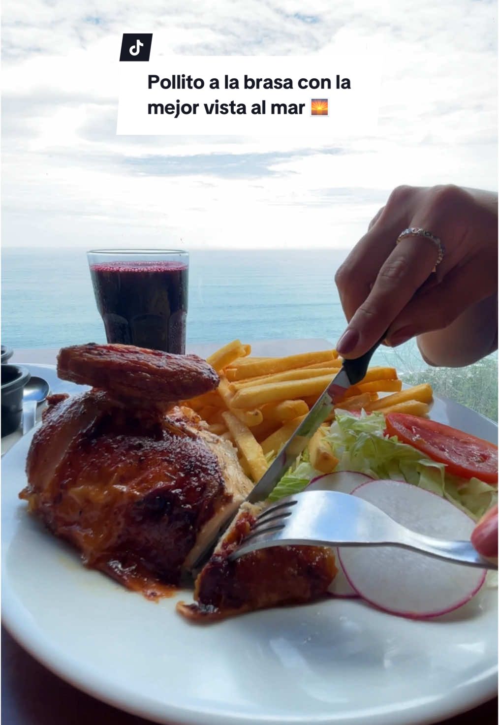 ¿Quién podría decirle que no a este plan?  🌅🍗🌊Saborea lo mejor del verano en Pardos de Larcomar.  #larcomar #pardos #vistaalmar #polloalabrasa #foodielima #restauranteslima #restaurantesmiraflores #miraflores #pardoschicken #fyp #parati
