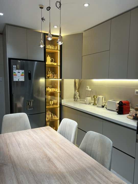Best cuisine ✨🍂 Cuisine modene en mdf Poignée encastrée  Canquaillrer blum Plan travaille Quartz  Bienveunu  #fyp #best #decor #اكسبلور 