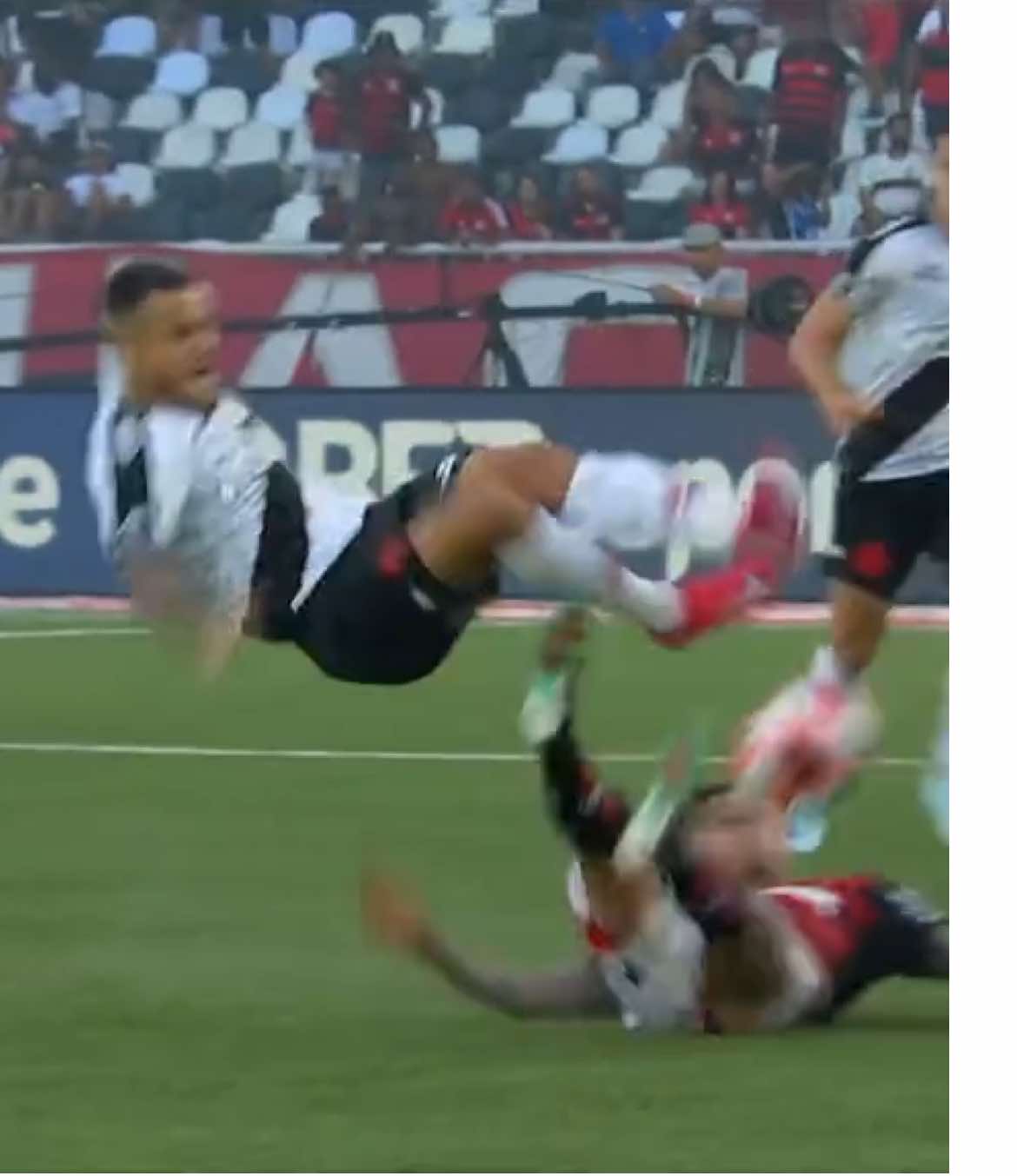 PULGAR LEVANTOU O COUTINHO ☠️❤️🖤🔥#flamengooooo #flamengo #mengao #edit #flamengosempre 