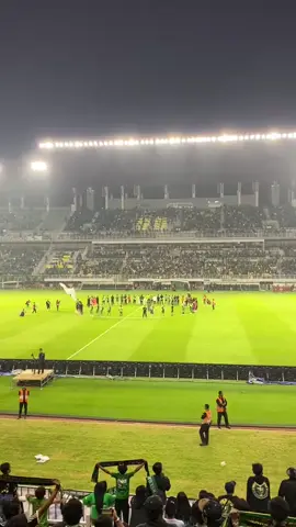 bagi kami persaudaraan Bonek viking takkan tergantikan oleh siapapun sehat selalu pejuang persaudaraan Bonek viking saklawase 💚💙