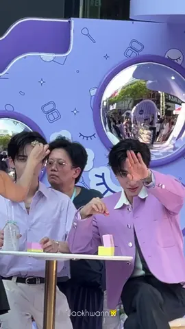 ตาต้า มาการองและลุงของเค้า อร่อยคำโตเลย😋#perthsanta #เพิร์ธซานต้า #perthtanapon #santa 