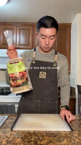 I love making these kimchi burgers when I’m too lazy to cook #burgers #kimchi #EasyRecipes #lazycooking @Costco Wholesale @Le Creuset 