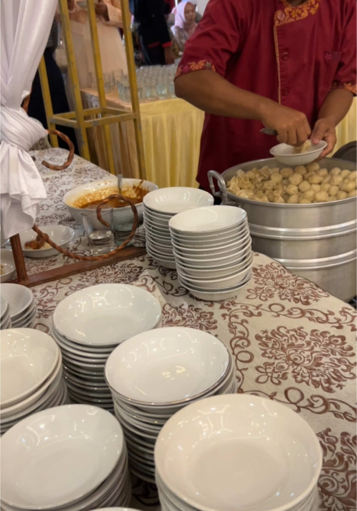 Mau Siomay Dulu apa Langsung Makan Besar Guys. #anningweddingcatering #cateringwedding #cateringresepsi #cateringlamaran #gedungpernikahanbekasi #gedungpernikahanjakarta #paketweddingrumah #paketpernikahanbekasi #weddingorganizerbekasi 