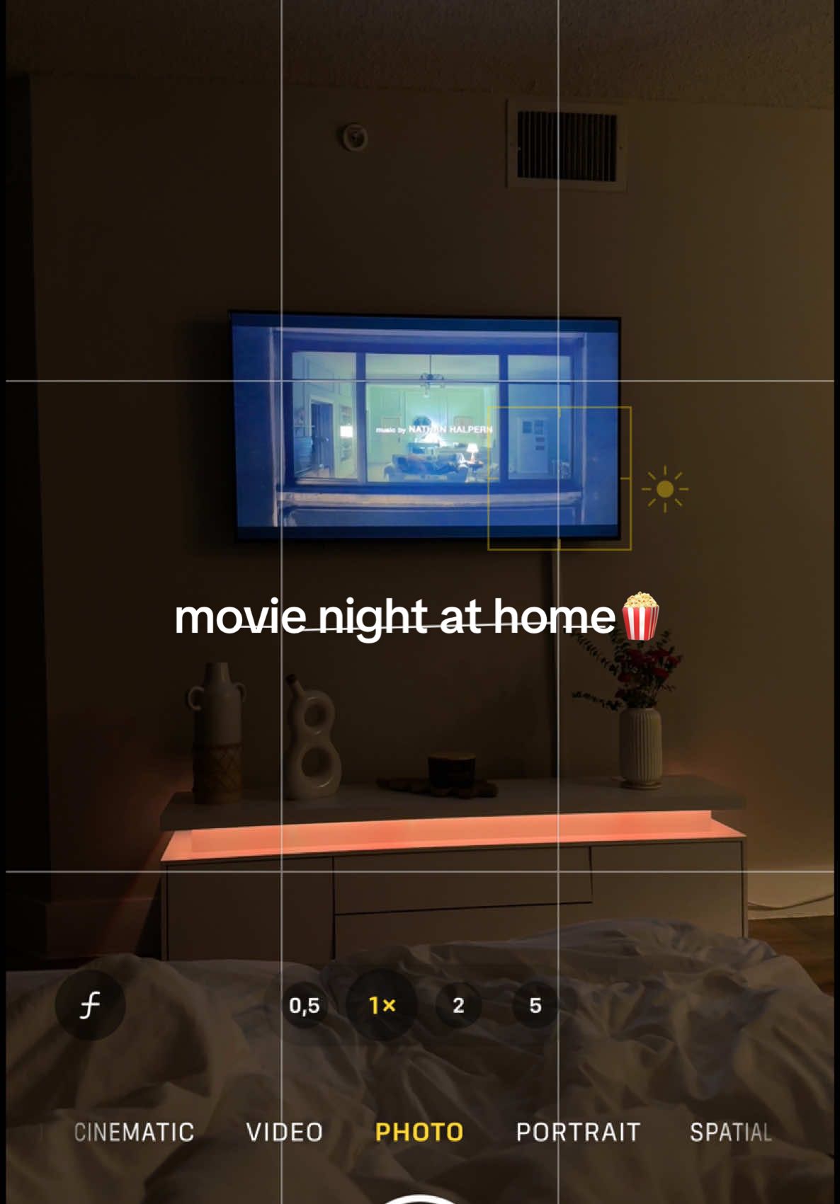 Movie nights en casa son mis favoritos 🍿✨❤️ #movienight #couple #tiktokcouple #fyp 