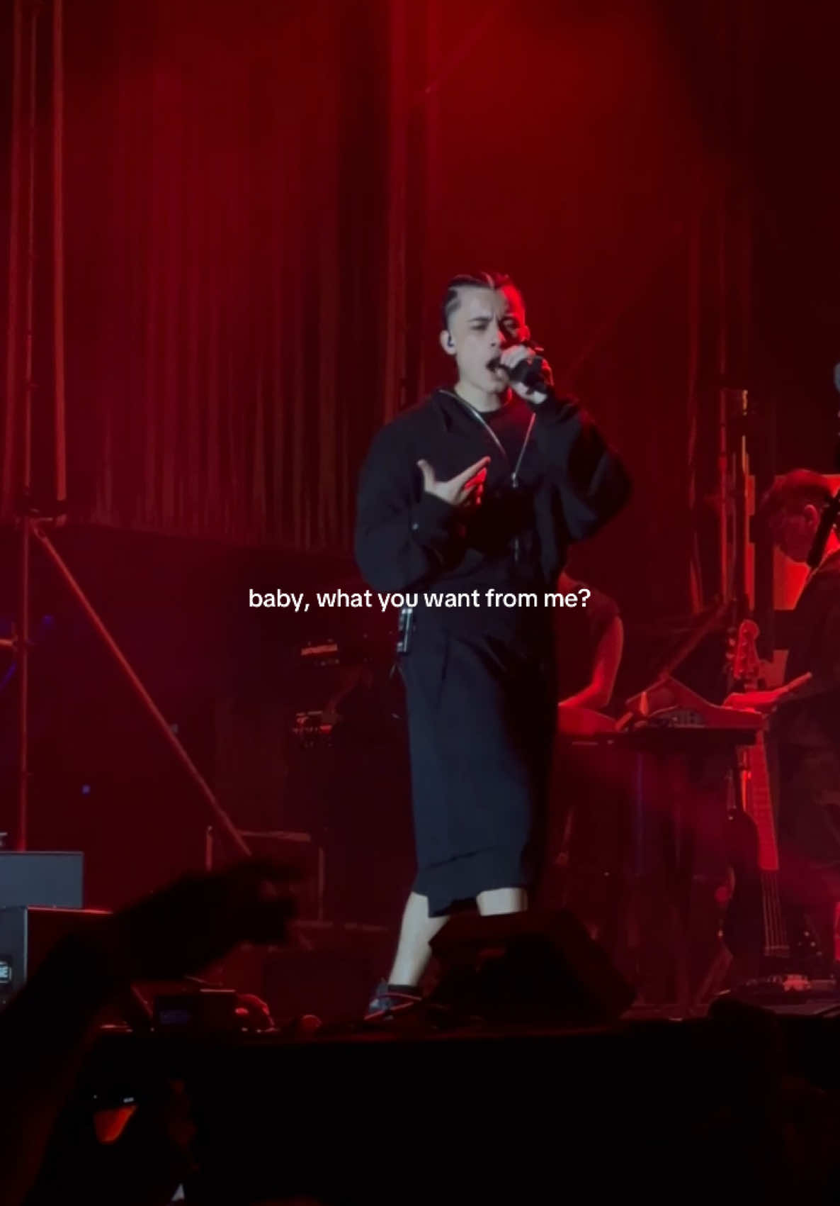 perdón turbulencias 😔 #truenopai #trueno #realganstalove #concierto #envivo 