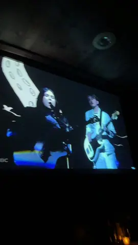 Found this video from the night i got to celebrate my 25th birthday & @FallonTonight premiere. Everyone i love singing in a bar. So sweet 