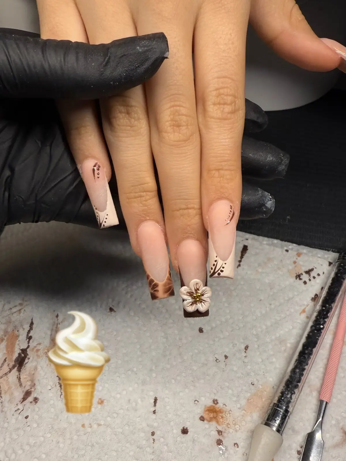 top coat is the cherry on top 🤎 😍 #begginernailtech #selftaught #foryoupage #nailtechtiktok #longnails #relatable #cherryontop #brownnails #3dflowersnails #nailpictures 