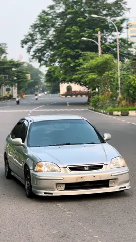 CUKUP 59JT SAJA!!  Civic ferio th 1997 Manual plat H kondisi siap pakai warna favourit  • Surat surat lengkap STNK, BPKB, FAKTUR  • ⁠Pajak off 1x • ⁠Body utuh mulus no kropos • ⁠Cat masih glowing  • ⁠Nat nat masih lempeng body ngaleng  • ⁠Sileran masih ori utuh • ⁠Lantai masih orian utuh • ⁠Mesin sehat habis peremajaan • Head sudah pake P08 • Delco sudah pake P08 • Dinamo starter sdh upgrade ZC • ⁠Interior masih orian bludru utuh, dashboard utuh  • ⁠AC dingin mengigil • ⁠Kipas radiator masih otomatis • ⁠Temperatur aman bgt  • ⁠Kaki kaki habis peremajaan • ⁠PS, PW, Elektrimirror central lock normal • ⁠Skok custom masih nyaman • ⁠Velg RPF R15 ban masih tebal • Foglamp Usdm   • ⁠Lips bemper  • ⁠Audio piooner bluetooth • ⁠Spoiler pake DC2  • ⁠Knalpot pake alpino  Lokasi solo jawatengah WA 085733258154 #civicferio #civicferioindonesia #ferionation #feriomodifikasi #feriogang #feriocivic #civic #grandcivicfamilyindonesia #civicgenio #civicgenioindonesia 