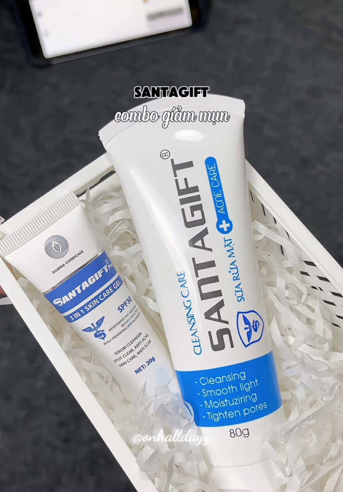 Team HSSV hog nên bỏ qua đâu nèeee 😜🎀🎀 #unbox #unboxing #review #reviewlamdep #chamsocda #duongda #trimun #santagift #kemtrimun #gelmunsantagift #gelmun #skincare #skincareroutine #xh #xuhuong #viral #trending #hottrend 