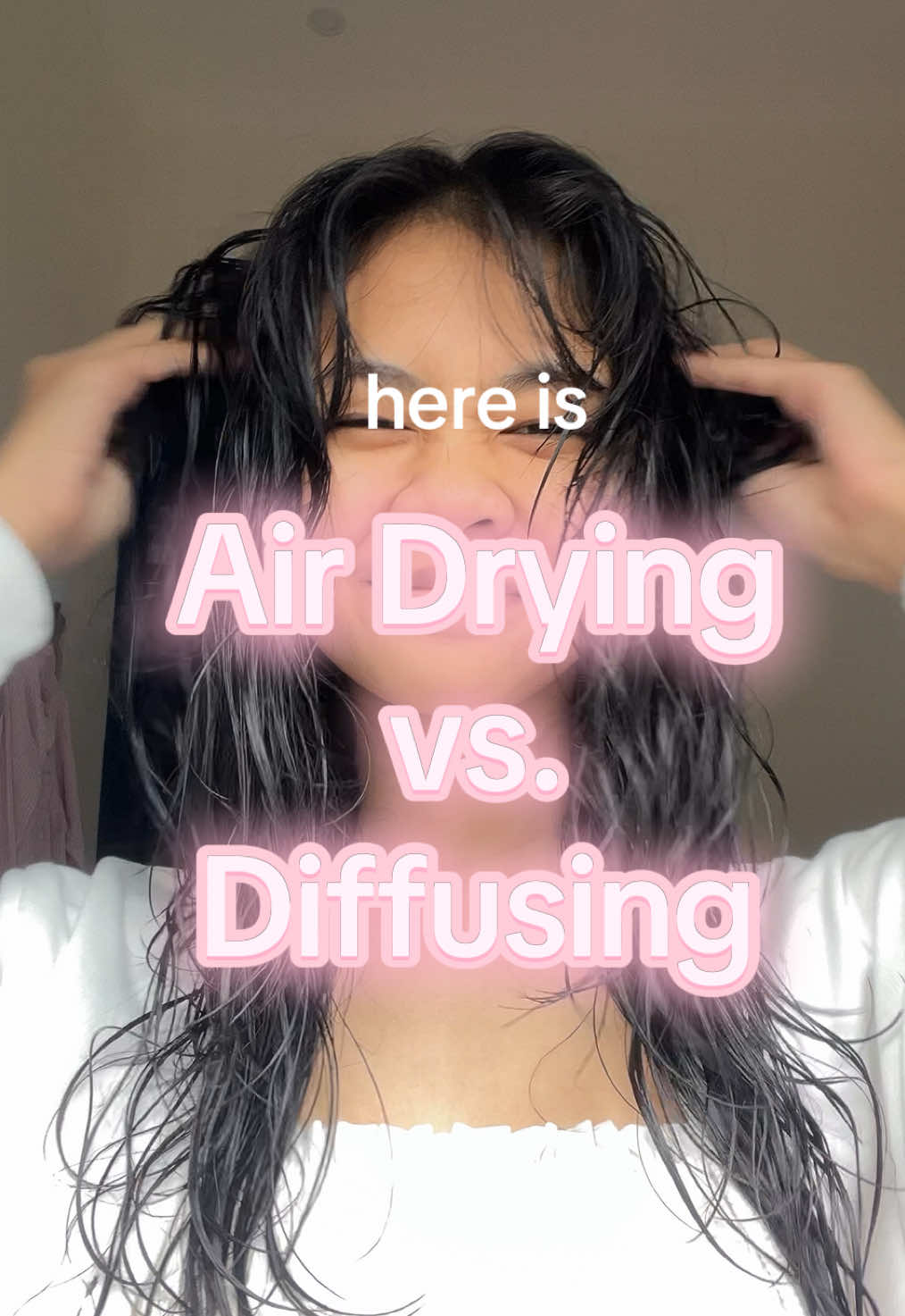 Air drying vs. Diffusing! This is why i LOVE my diffuser. Can’t live without it. 😩🩷 #wavy #wavyhair #wavyhairroutine #wavyhairtutorial #curly #curlyhair #curlyhairroutine #haircare 