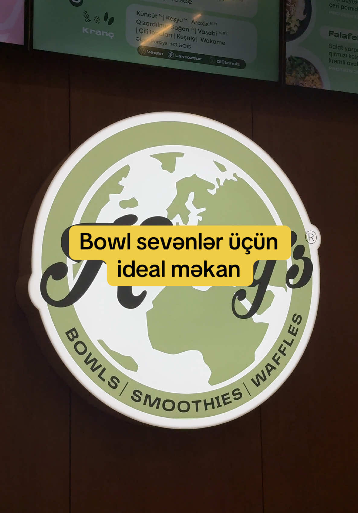 Kenny’s Port Baku walk 2’də açılıb. Çox ləziz smoothie, bowllar ve vegan waffle verilir. Mütləq dadlarına baxın😍 #kennys #bowl #smoothie #acaibowl #portbakuwalk 