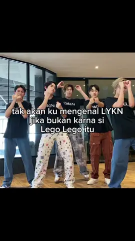 awal kenal lykn gara² si Lego, mungkin kalo aku ga kepoin Lego aku ga bakal tau ada boy group thailand sebagus itu, awalnya aku pikir ya mereka cuma aktor aja, tapi setelah aku kepoin si Lego ternyata dia punya boy group yg ternyata itu lykn, dan dari situ aku mulai tertarik sama lykn. niatnya sih mau kepoin si Lego tapi malah kepincut Hong🙏🏻🤣 pokoknya senang banget bisa kenal mereka. love you guyss #lykn #hongshihoshi #lego #nnutdan #tui #william #thailand🇹🇭 #gmmtv #risermusic 