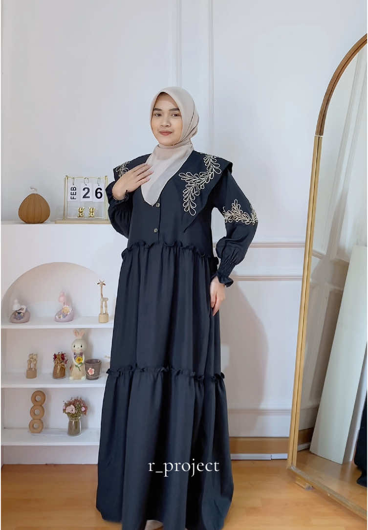 You go back to her? And I go to??? To shopping aja ga sih gausah galau😎🎓 •- in frame : Arenne Maxy •• LD 110cm • Go grab yours, limited stock