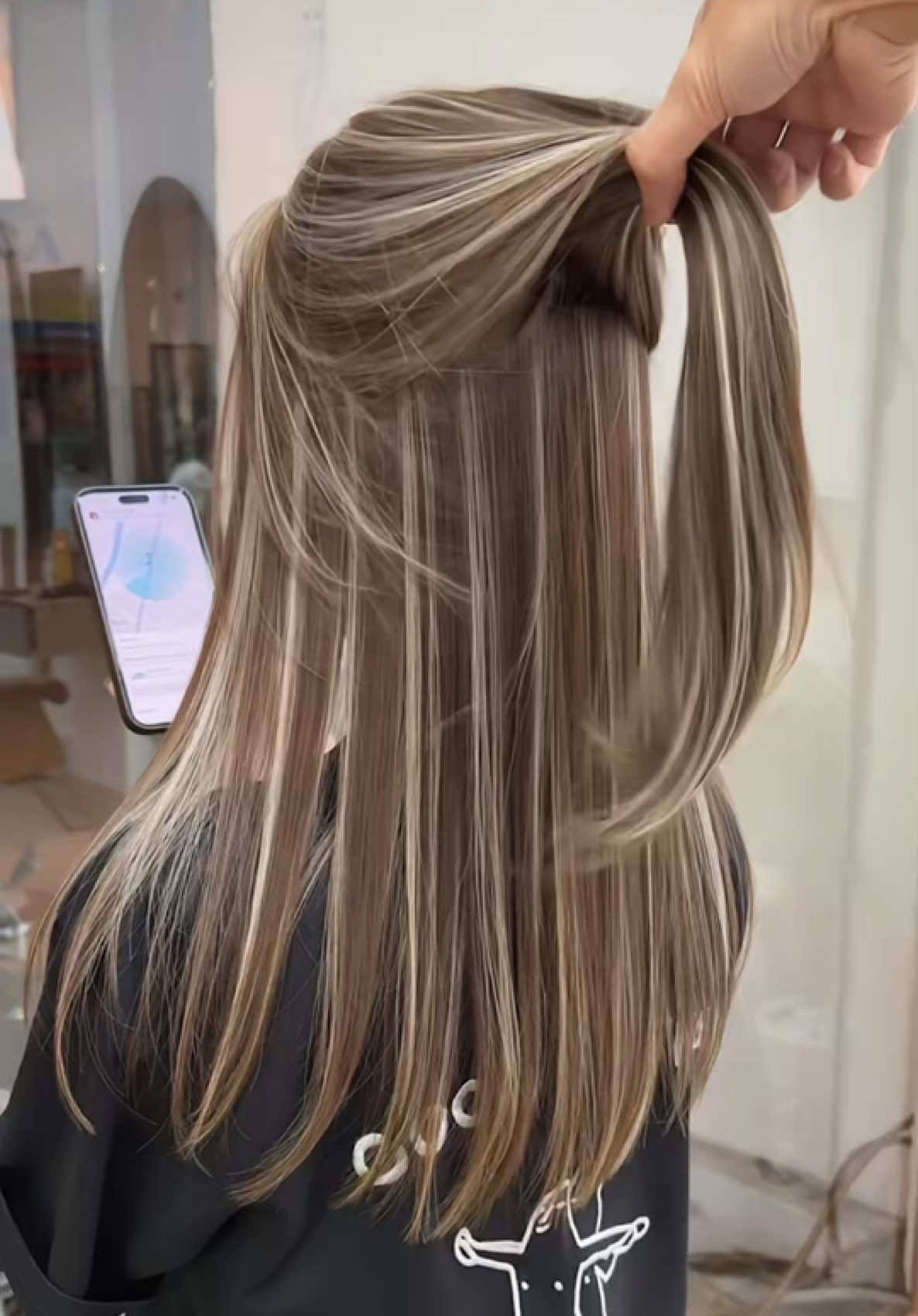 Gợi ý màu nhuộm sáng da kết hợp highlight chị em đang tìm kiếm #salonhoangwy55phanhuyich #chuyênhighlight #highlight #nâulạnh #maùhottrend2025 