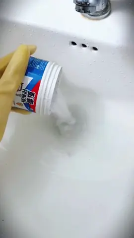 The sewers at home are prone to clogging over time, and this powerful pipe descaling agent can easily solve the problem.#Pipeline dredging agent #Pipeline descaling #power #fyp #tikckshop 