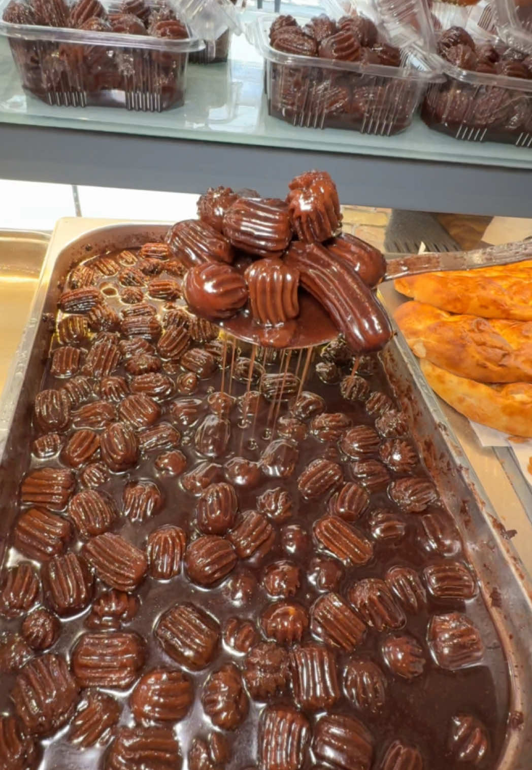 Çikolatalı tulumba tatlısı 😍 #tatlı #tulumba 