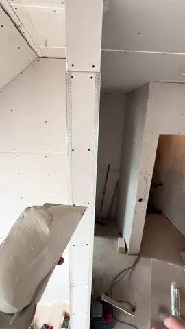 Eckschutz Spachteln #florihamburg #foryou #fypシ #fypシ゚viral #foryoupage #fyp #malermeister #viraltiktok #fürdich #drywall #fyppppppppppppppppppppppp #spachteln #airless #malen #tiktokdeutschland #fürdichpage 
