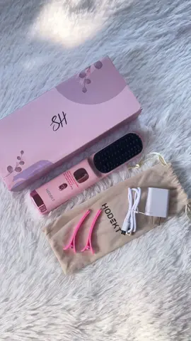 Wireless hair straightener that you can use everywhere 🥰 @hodekt_ph_official  #wireless #straightener #comb  #haircurl #OOTD 