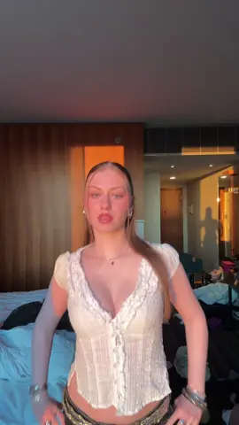 😁
