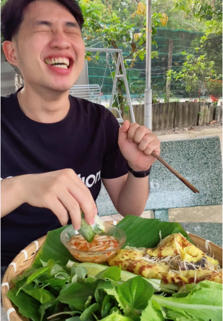 E mời cả nhà ăn bánh xèo ạ 😊#mukbang #ăncungtiktok #nauan #anhchangthichcuoi #thuytemukbang 