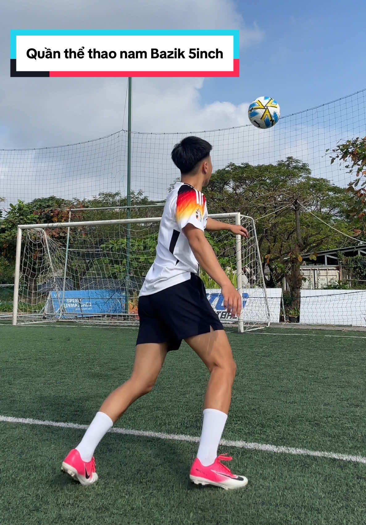 Sự khác nhau khi mặc quần Bazik 5inch và quần bóng đá ! #xuhuong #bongdaphui #yeubongda #leontiktok #bongda 