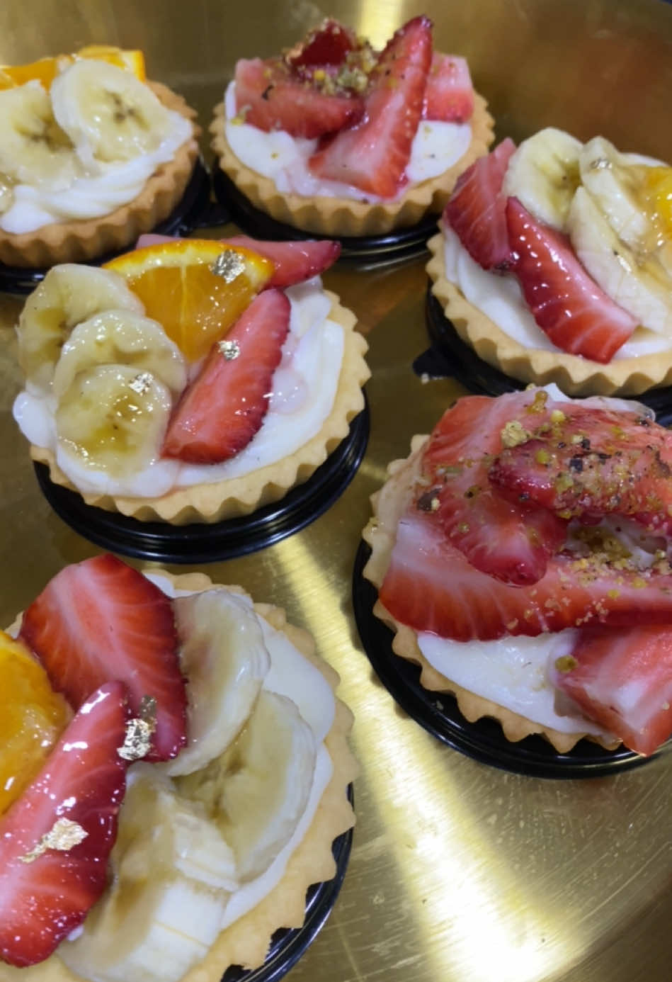 Les tartes aux fruits 🍇  #ر#رمضانكريم🌙✨ل#لتارتولاتر#رمضان_يجمعنال#لتارتولات_بكريمة_خفيفة_قمة_في_بنةل#لتارتولات_لباركاتل#لتارتولا🧁🧁ر#ramadanhighlightsر#رمضانكريمت#تارتولات_فواكة