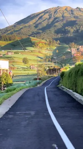 Cerah banget gunung sumbingnya  #aestheticvibes #mettosmile #fyp @Wonderful Indonesia @Pesona Indonesia @malieqmaul13 