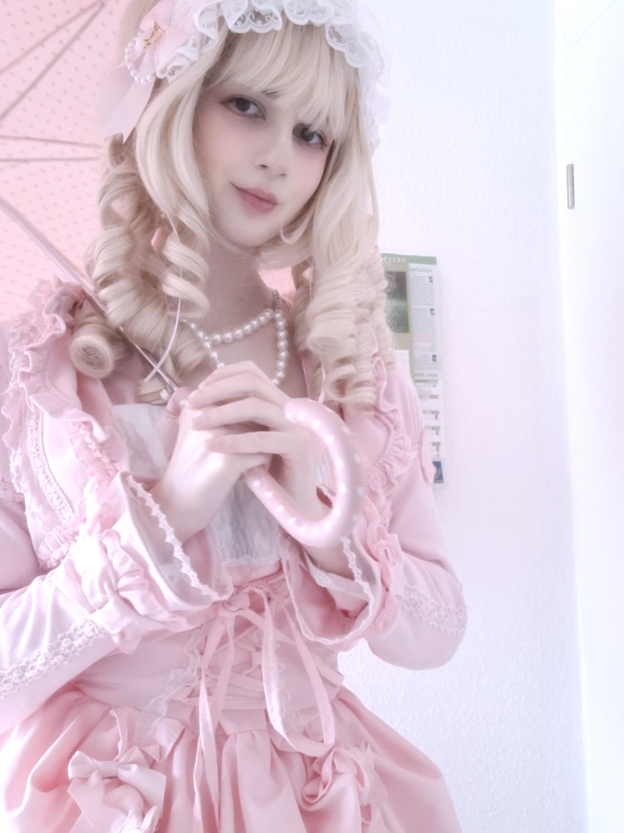 I'm just a doll lost in the real world #livingdoll #egl #eglfashion #lolita #lolitafashion #sweetlolita #himelolita #jfashion #irldoll #amazondress #kawaiifashion #princesscore 