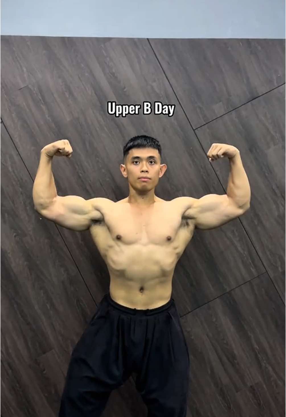 Upper Day (B) Bulking phase mesocycle requires utilising a high frequency low volume training style averaging 1-2 sets per exercise  Still looking decently lean  #bulking #bodybuilding #workout #foryou #gymfyp #gymmotivation 