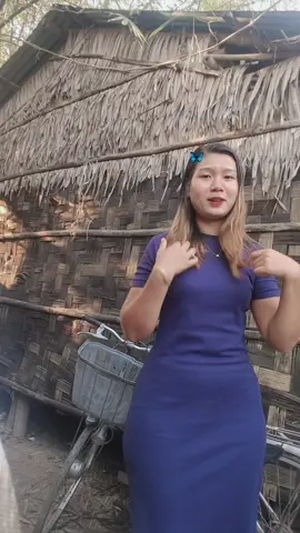 ဘေးမှာဆရာကြီးကမျက်နှာမီးထိုးပေးနေတယ်🌝@Win Thida #poe✨🌻 