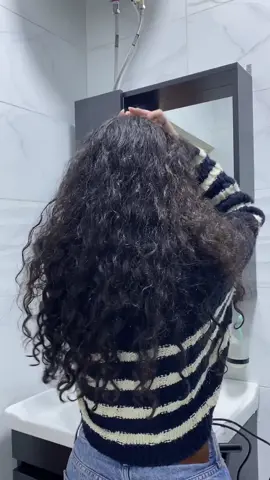 #blowdrytutorial #hairyransformation#cUrlyhair #enzohairdryer #enzo  #viral #fyp#fypage #ksa #dubai #kuwait #qatar #egypt #fyppppppppppppppppppppppp 