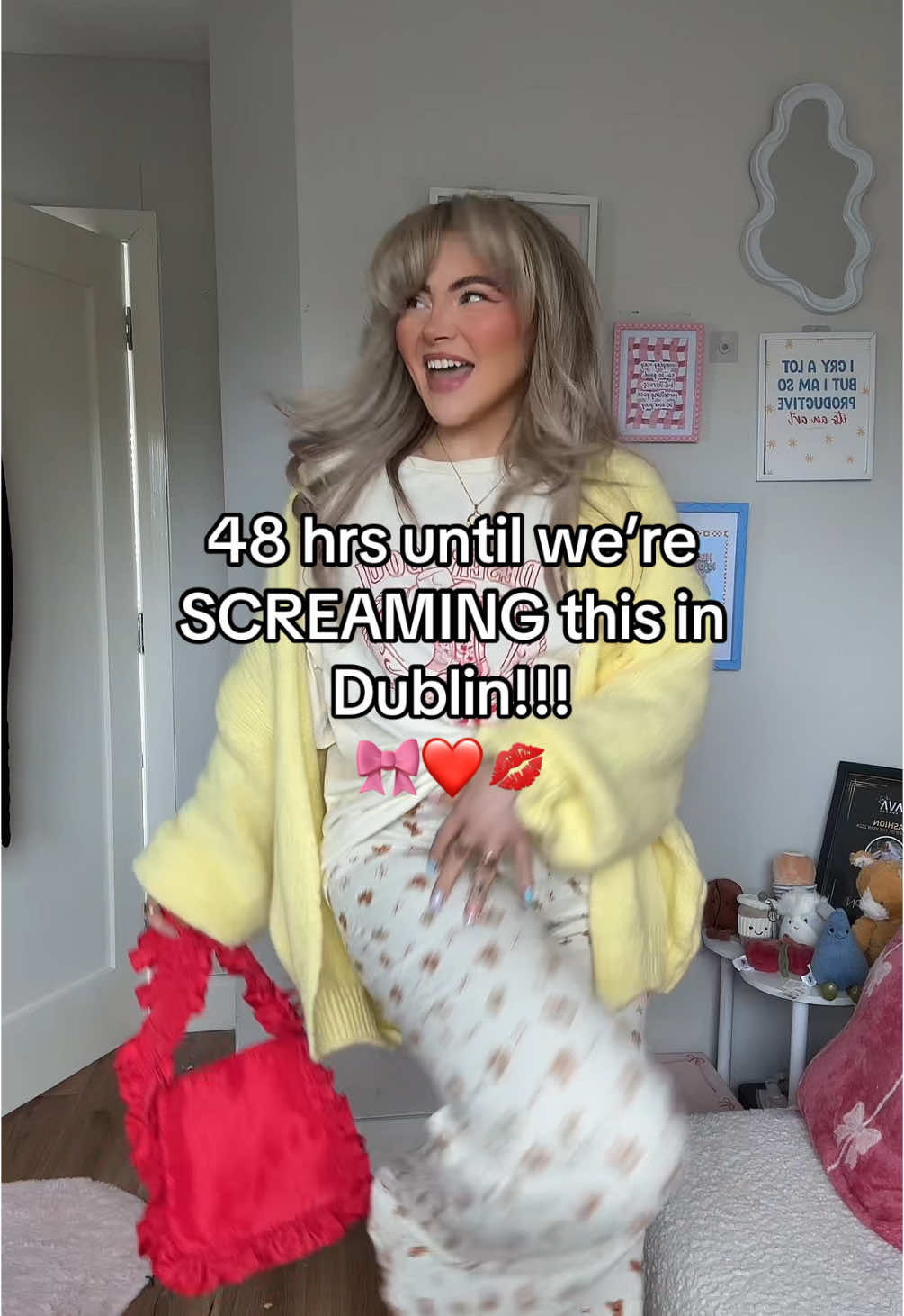 Sabrina Tuesday guys and gals where are we??? 💋❤️ #dublinshortnsweet 