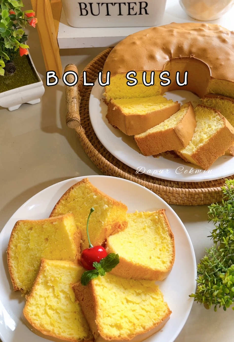 Assalamualaikum  BOLU SUSU Bahan: - 5 butir Telur - 150 gr Gula pasir - Vanili - 185 gr Tepung terigu - 25 gr Susu bubuk - 1 sdt SP - 130 gr Margarin yg dimikser lembut - 50 gr Minyak sayur untuk cara membuat nya, simak video sampai habis yaaa!!! #resep #resepkue #berbagiresep #resepmudah #resepbolu #bakingpemula #kue #baking #reseprumahan #resepcake #bolususu #boluenak #bolujadul #bolulembut