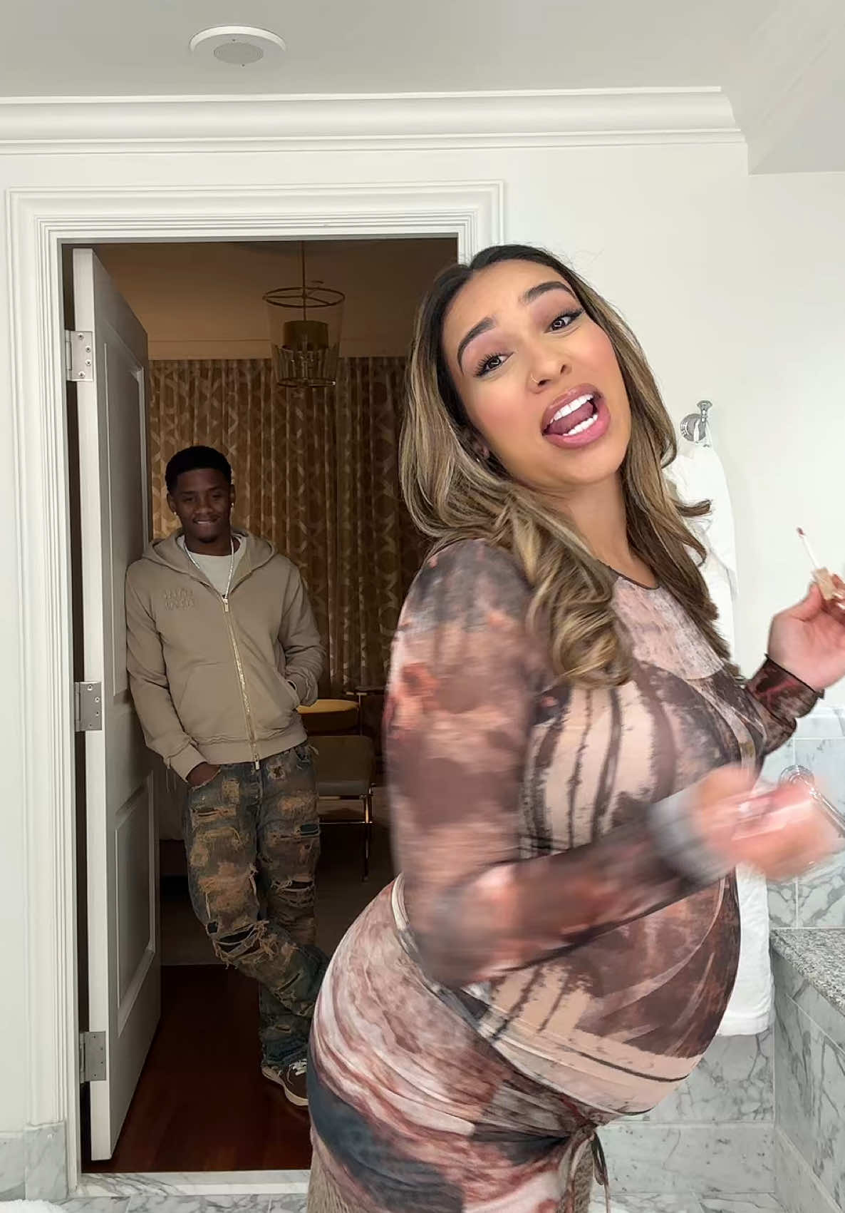 he loves watching me get dressed up 🥹🤣 #rissandquan #fyp #couplegoals #couples #Relationship #pregnant #pregnancy #couple 