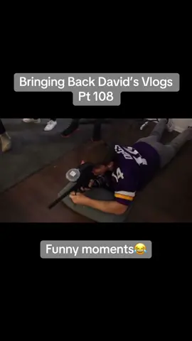 Funny moment😂#fyp #daviddobrik #foryourpage #davidsvlogs #funnymoments #vlogsquad #funnyvideo #jasonnash #daviddobriksvlog #trickshot 