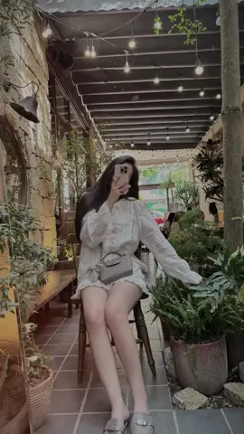 Giây phút anh lựa chọn việc dấu giếm để em không biết, thì cả đời này không đủ dài để sửa sai ! ..