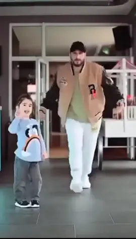 لقطة بدون شي لا تيالدا مرااا نادره فريز نزلها وحذفها 