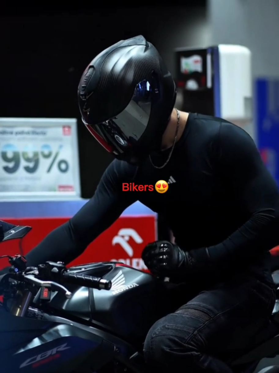 #bikers #motos #musculoso #paratiiii #videoviral #gustoculposo #enparatitiktok #fyp #debilidad #hombres #pinchetiktokponmeenparati😘 #pinchetiktokponmeenparat 