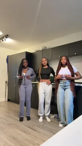 #zambiantiktok🇿🇲 #trio #dance #viral@Kayla💗 @Kate🎀 @totallynot_mercy11 