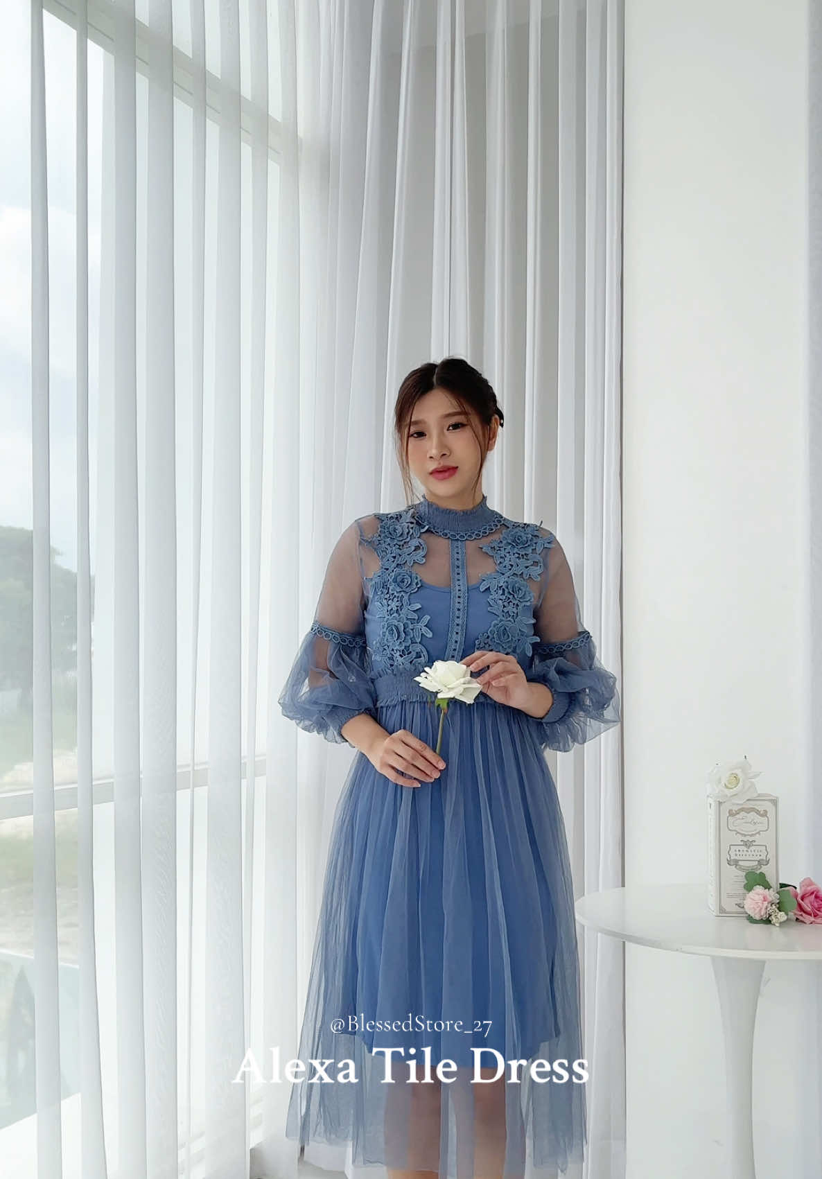 Dress ala ala princess 👰🏻‍♀️ cutesy feminin elegant 💙💙 dijamin bikin salfok deh 🥹🥹💙💗🫵🏻 #racuntiktok #fypシ゚ #vintagefashion #howilovebeingawoman #dressvintage #summervibes #princess 