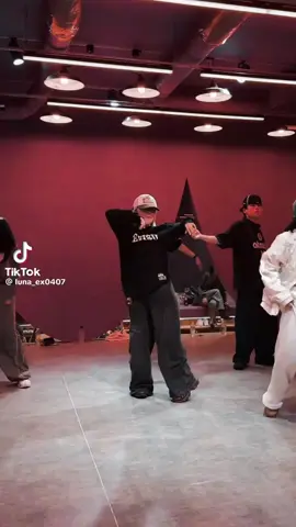 Latin freestyle music 🎶 🎵 throwbacks 80'z 🎶 🎵 🙌 