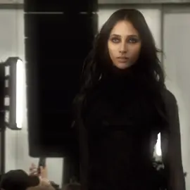 Yasmin Wijnaldum for Blumarine FW25 #yasminwijnaldum #blumarine #catwalk 