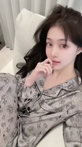 喜欢这些了可以带来情绪价值的东西好看好穿太解压了啦#睡衣#居家#浙江 #lijiahui_0211 #小慧仔仔 #china #xuhuongtiktok #douyin抖音 #chinagirl #gaixinhtrungquoc #xuhuong #trungquocdailuc🇨🇳🇨🇳🇨🇳 #gaixinhdouyin #chinagirls 