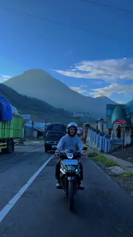 🚌:Minggir o! #fyp  #diengwonosobo  #wonosobo  #dieng  #minibus  #estetik 