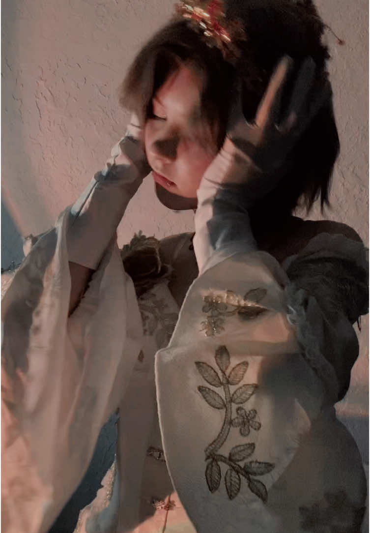 ходят слухи что обычные красивые видео не залетают #identityv #bloodyqueen #идентити5 #bloodyqueencosplay  