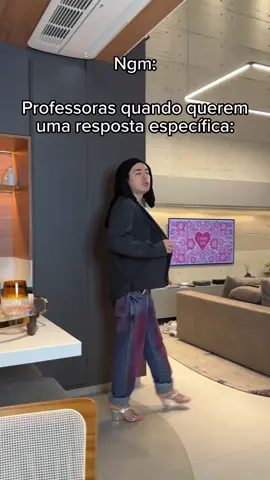 juro ela nunca tava satisfeita vey, como pode? 🗣 essa era sua professora de qual matéria? 🧐 credits: austin_maguire ❤️