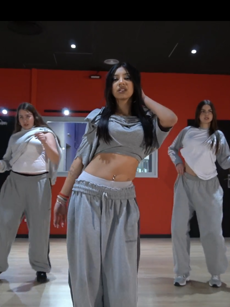 ⛈️When it rains, it's a thunderstorm⛈️ dc: @Ale 💡 #fyp #parati #travisscott #trance #dance #choreography #viral #trend 